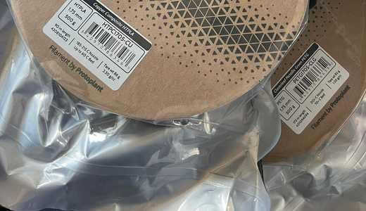 Приклад використання: Cloverleaf Metallic Green PETG для друку вази з тонкими лініями